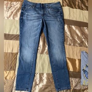 Sonoma Women’s Skinny Jeans with FREE mystery GIFT 👖